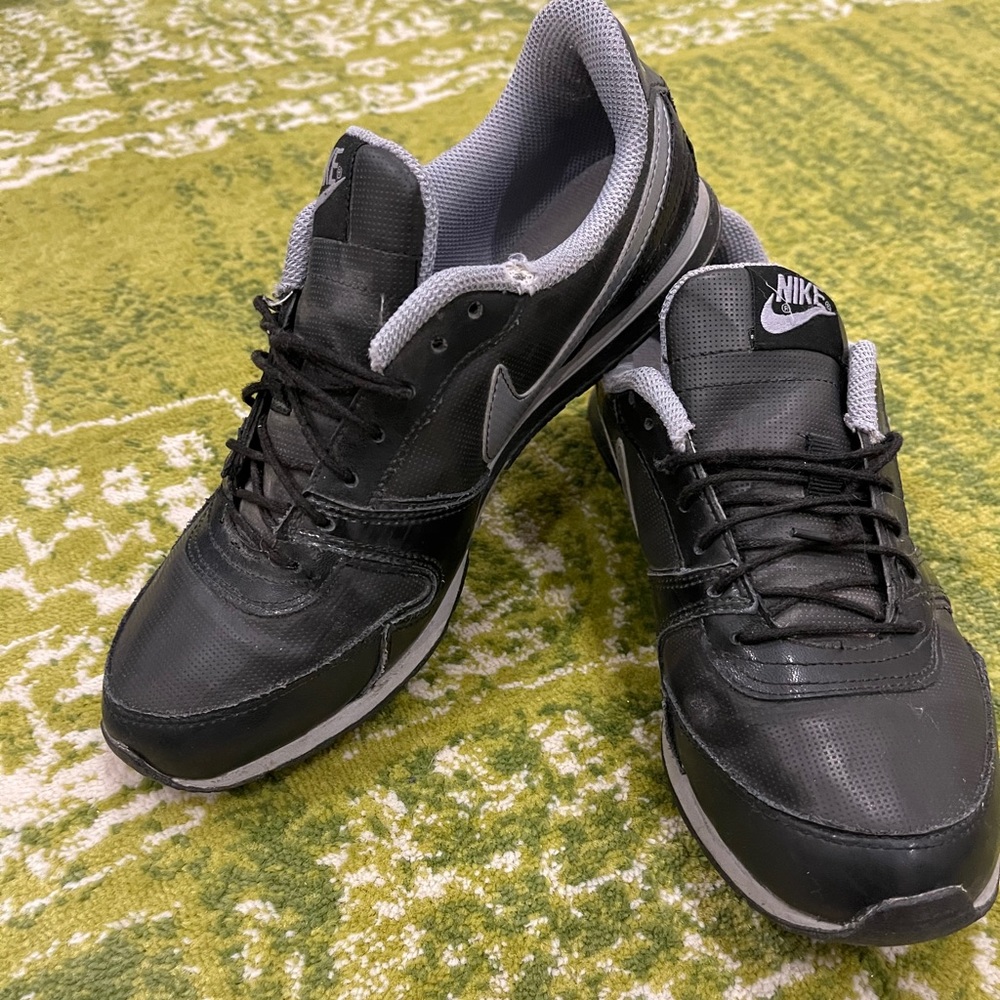 Nike Casual Sneakers Size 7